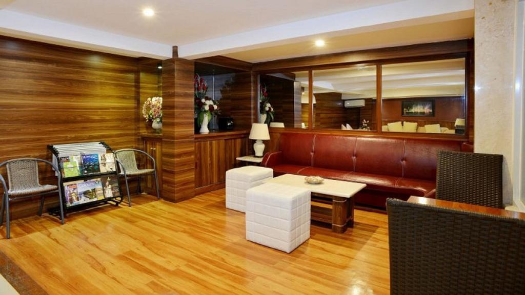 Grand Kasira Hotel Jakarta Buitenkant foto
