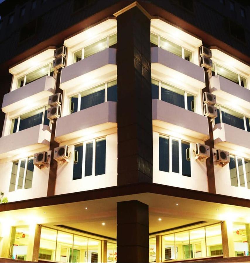 Grand Kasira Hotel Jakarta Buitenkant foto